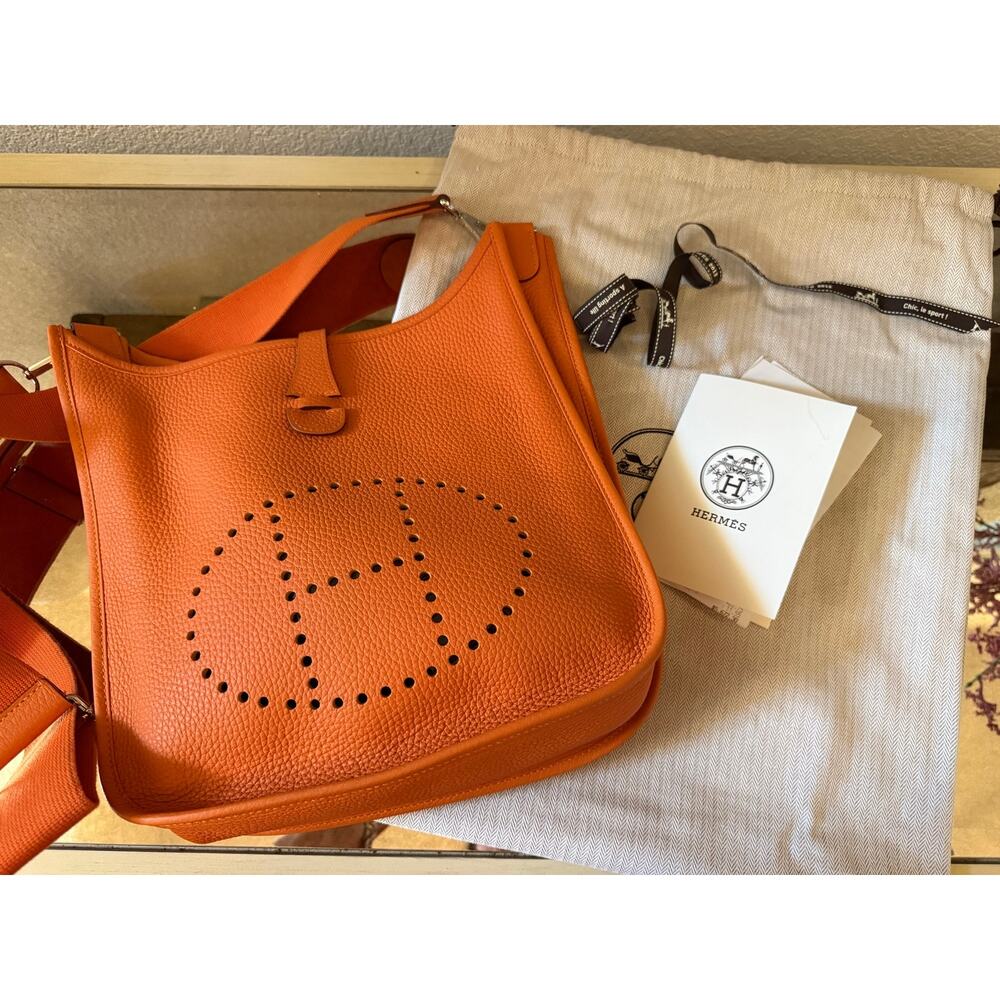 HERMES Orange Evelyne III 29 PM Crossbody Bag Purse Perforated H PHW Excellent - Picture 10 of 14